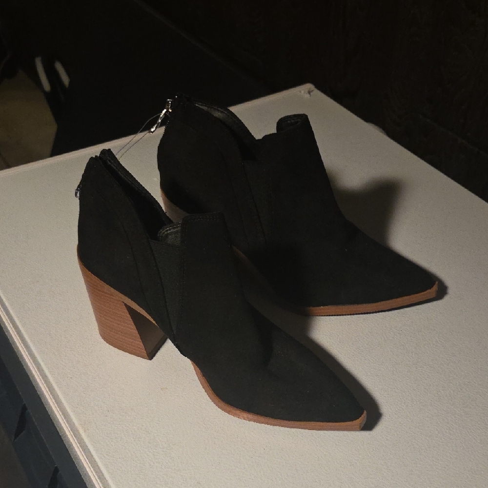 Elegant Black Ankle Boots